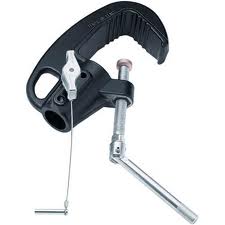 [PIN020] CLAMP PIPE C100 MAIN DE SINGE